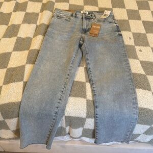 NWT Kensie High Rise Slim Straight Jean - Size 4